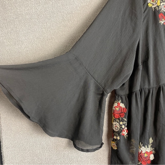 Torrid boho sheer bell sleeve top size 3 - Picture 5 of 8